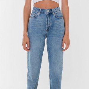 BDG High-Waisted Mom Jean – Light Wash